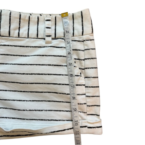 Alice + Olivia Striped Mid-Rise Cuffed Shorts Woman’s Size 12 - Picture 8 of 10